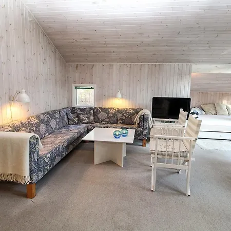 Hojby Feriehus *